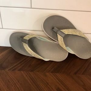 vionic: arch support flip flops with a twist